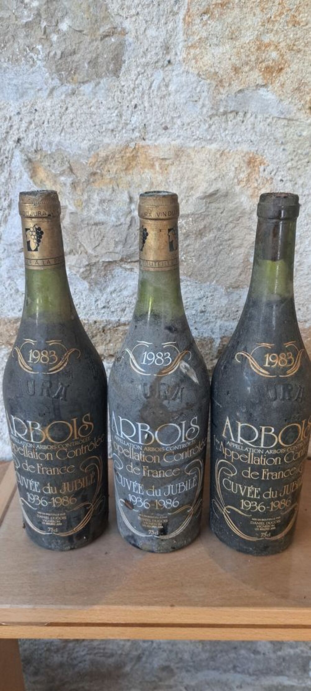 3 Arbois s&eacute;rigraphi&eacute;s rouge 1983 