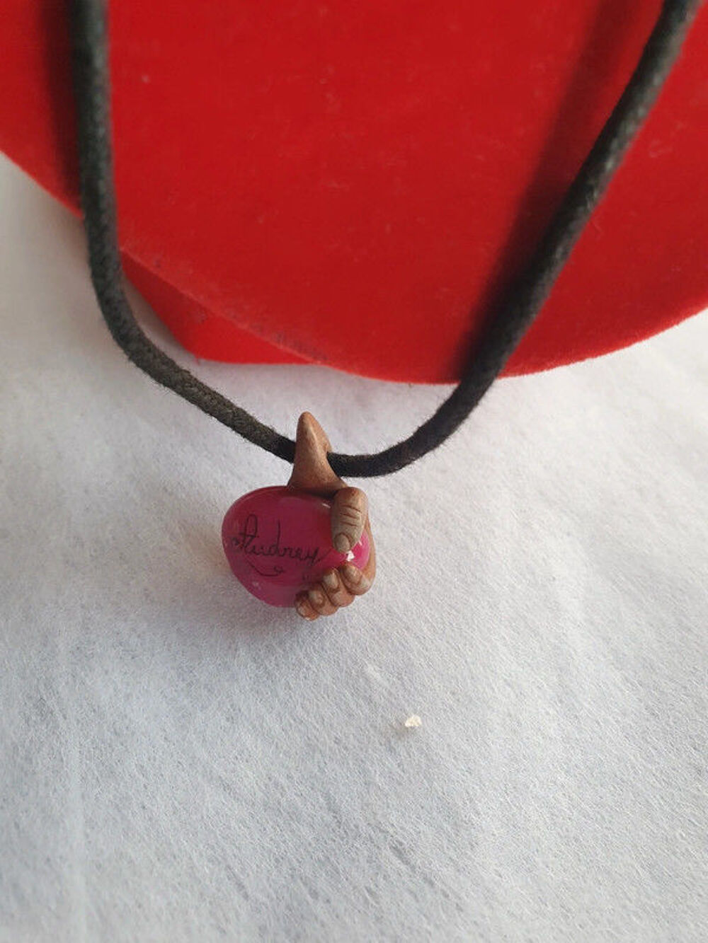 Collier main prenom audrey sur pierre Bijoux et montres