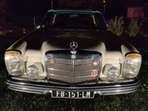  coupe 4 places Mercedes de 1970 