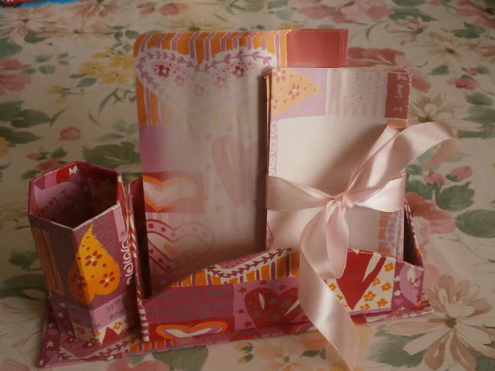 Porte courrier, correspondance rose Décoration