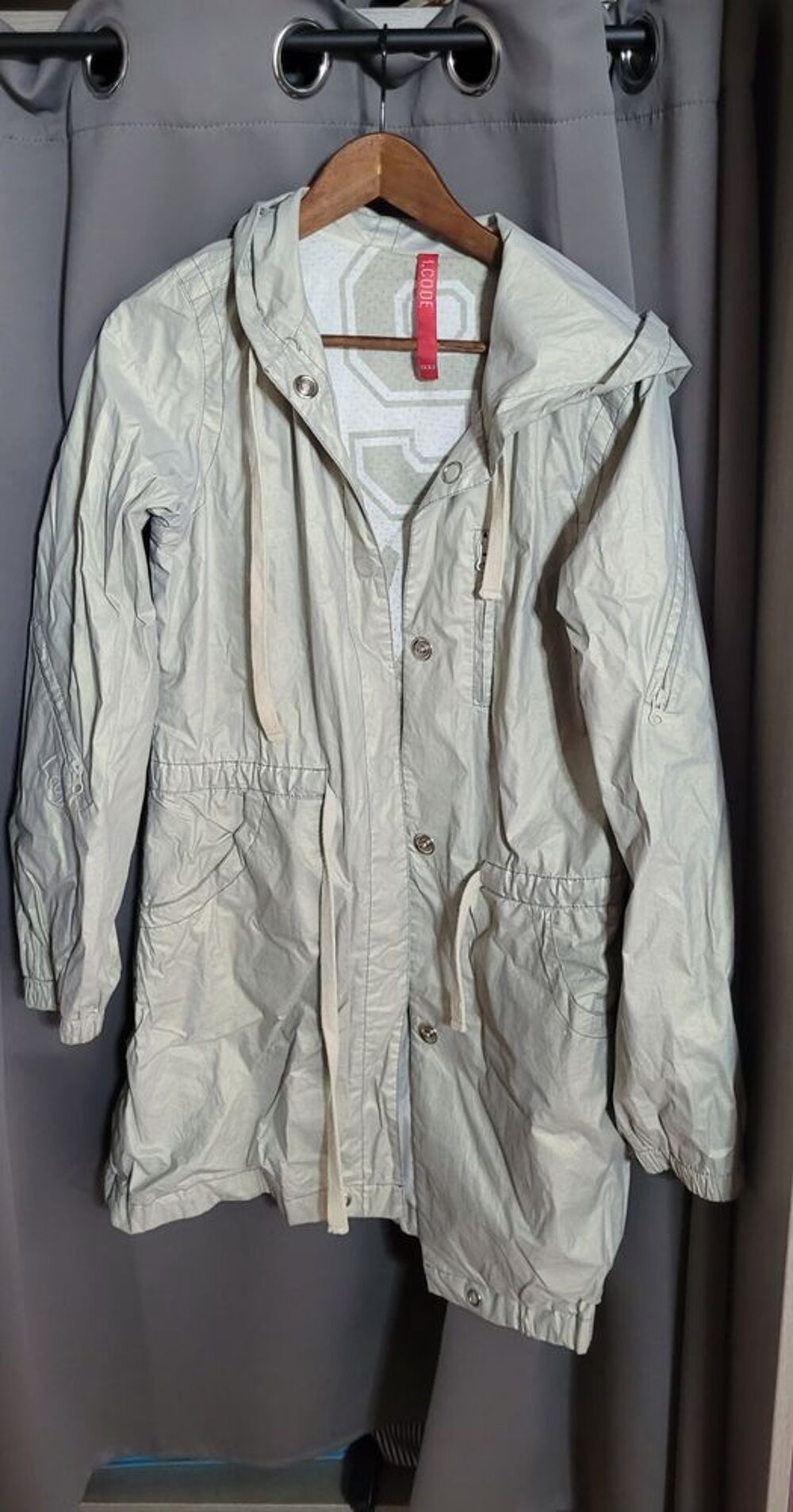 LOT DE VETEMENT FEMME 38/40 V�tements