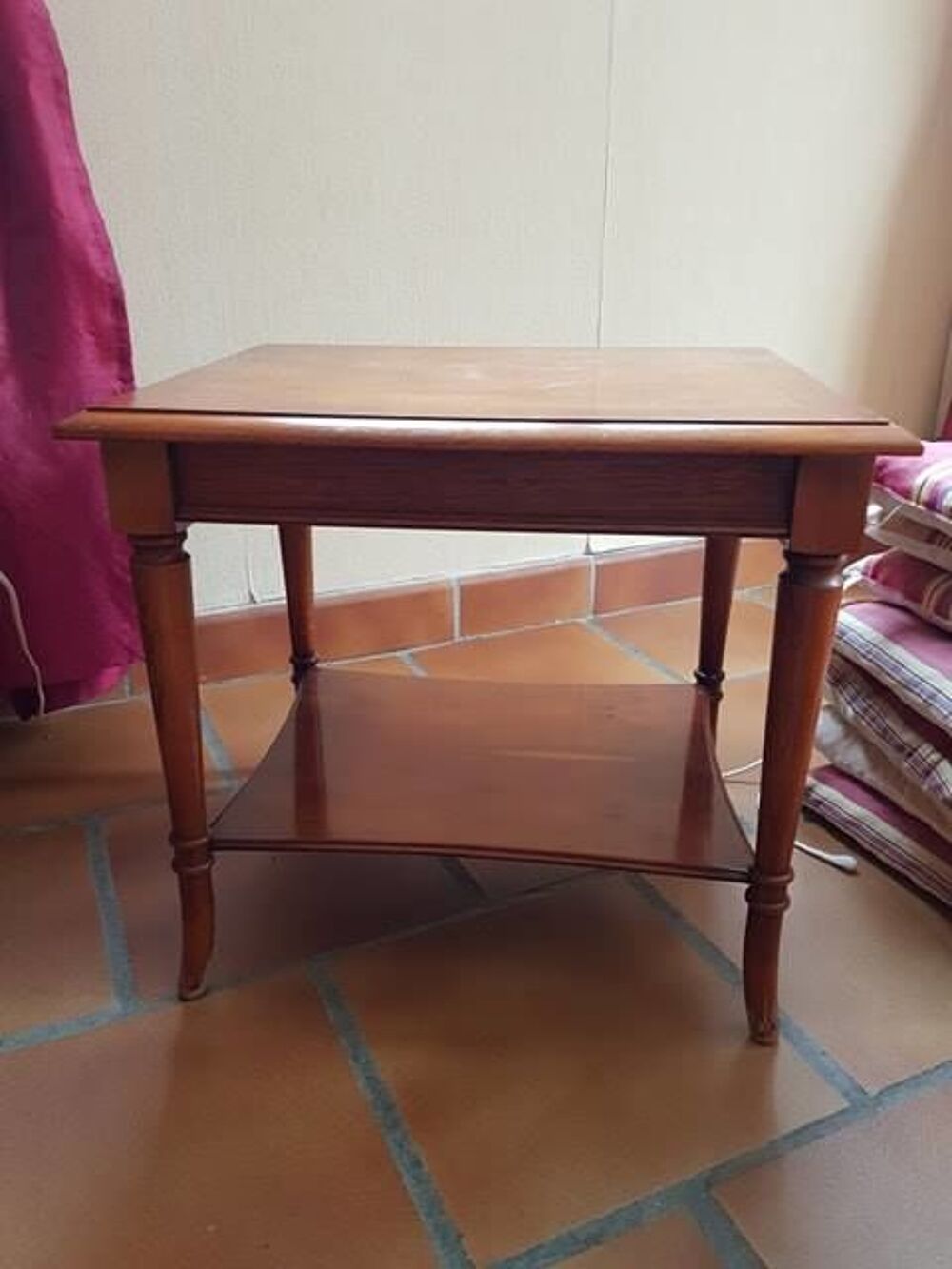 TABLE DE CHEVET Meubles