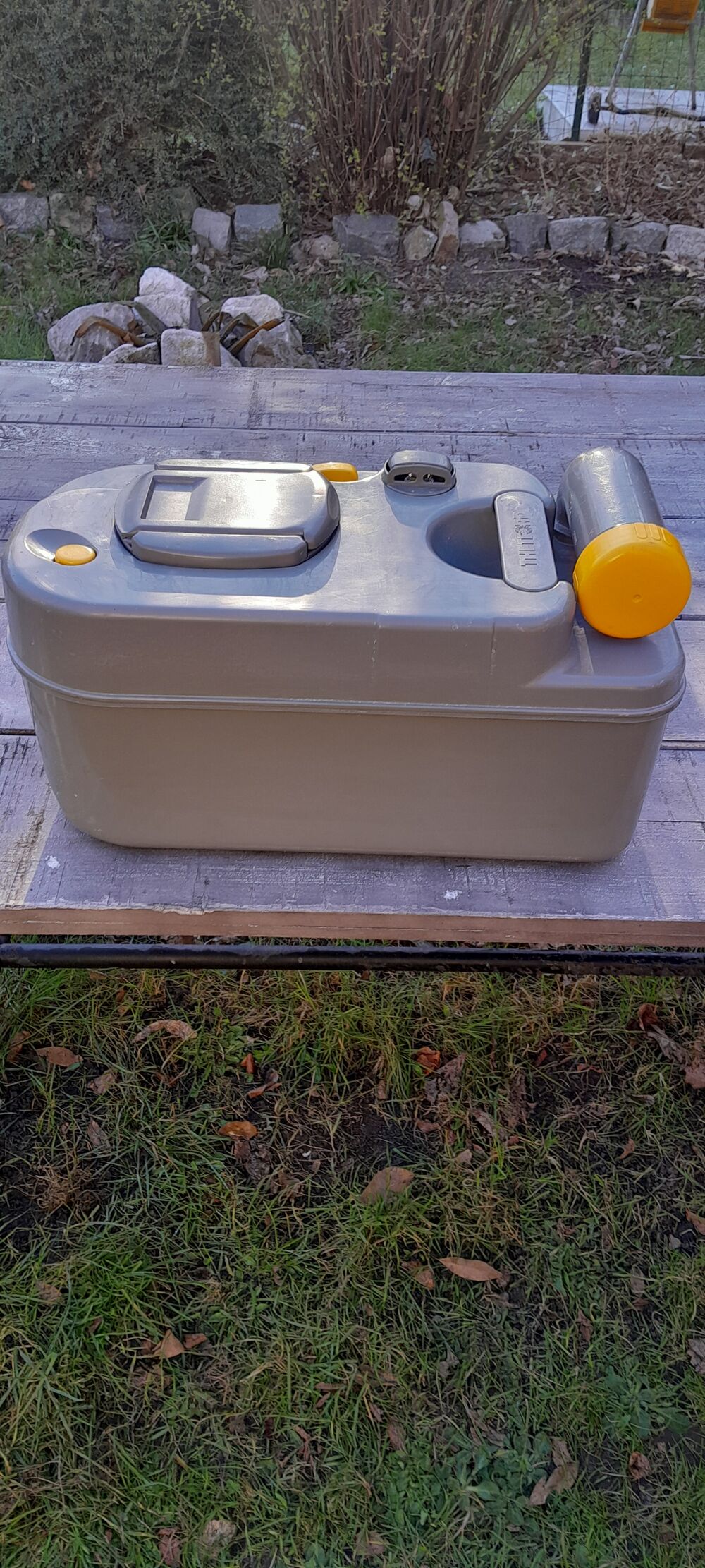 Cassette WC Thedford pour Camping car Bricolage