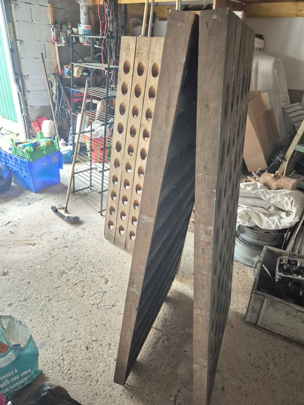 V&eacute;ritable Pr&eacute;sentoir &agrave; champagne en ch&ecirc;ne Décoration