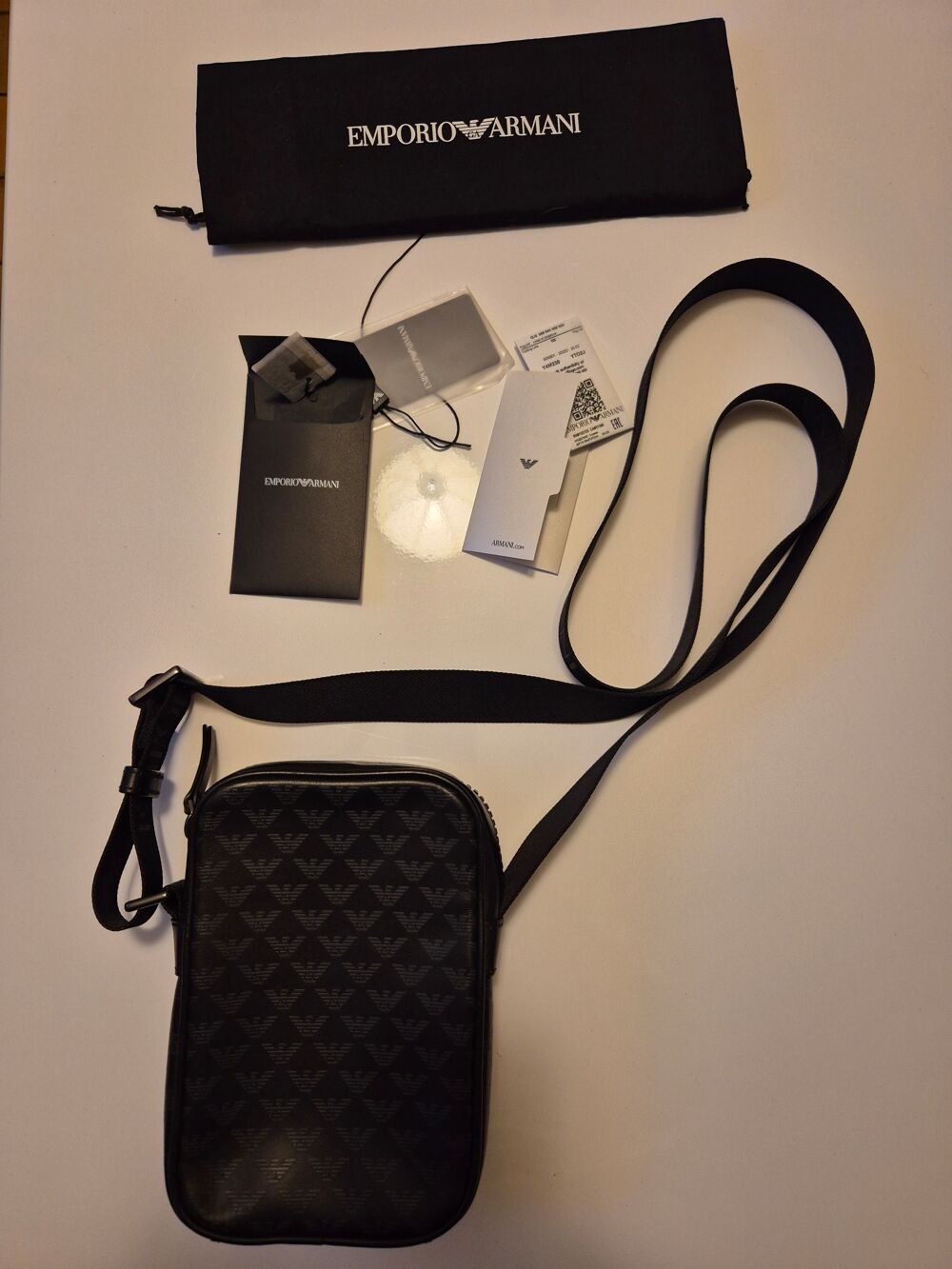 Sacoche Emporio Armani neuve avec certificat d'authenticit&eacute; Maroquinerie