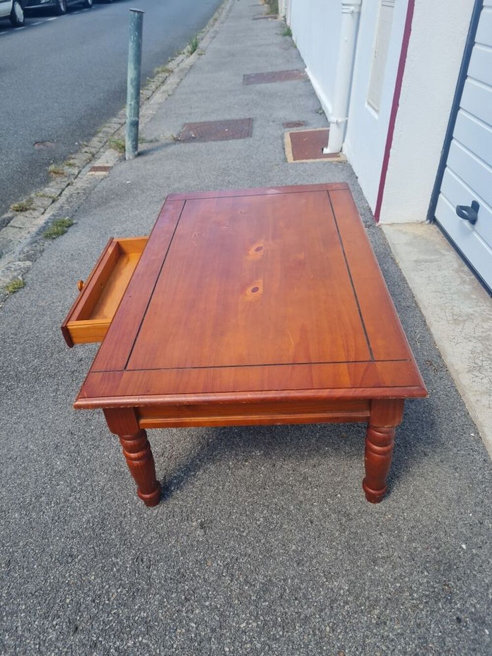 Meuble en ch&ecirc;ne. A venir chercher sur place.sur Lorient. Meubles