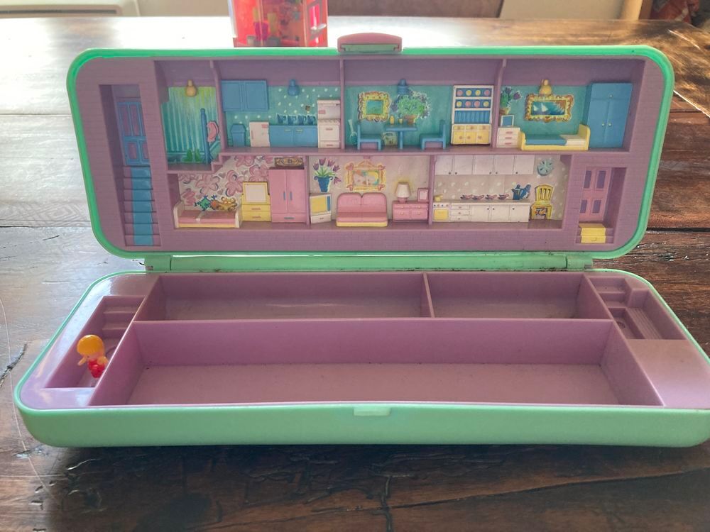 Polly pocket le plumier ou la bo&icirc;te &agrave; crayons Jeux / jouets