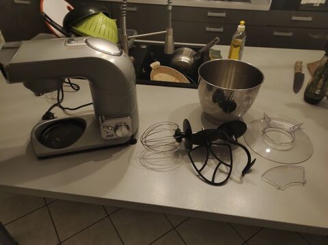 Grand robot ptissier quigg km 2010.14 80 Eurville-Bienville (52)