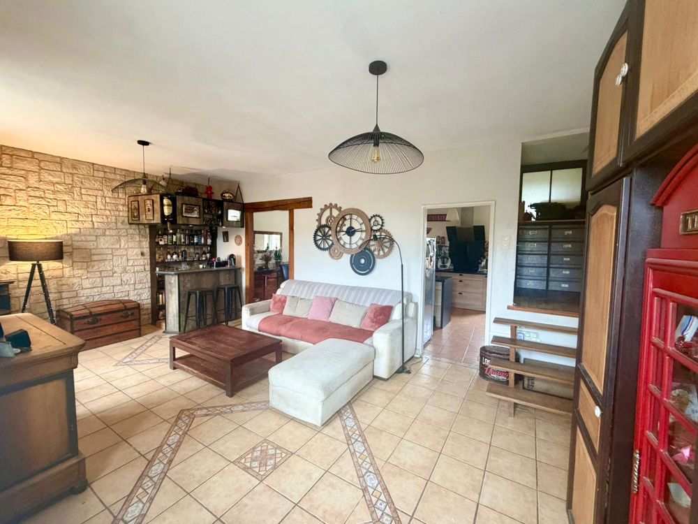 Vente Maison maison pleine de charme, idéale pour une vie de famille au c Pussay