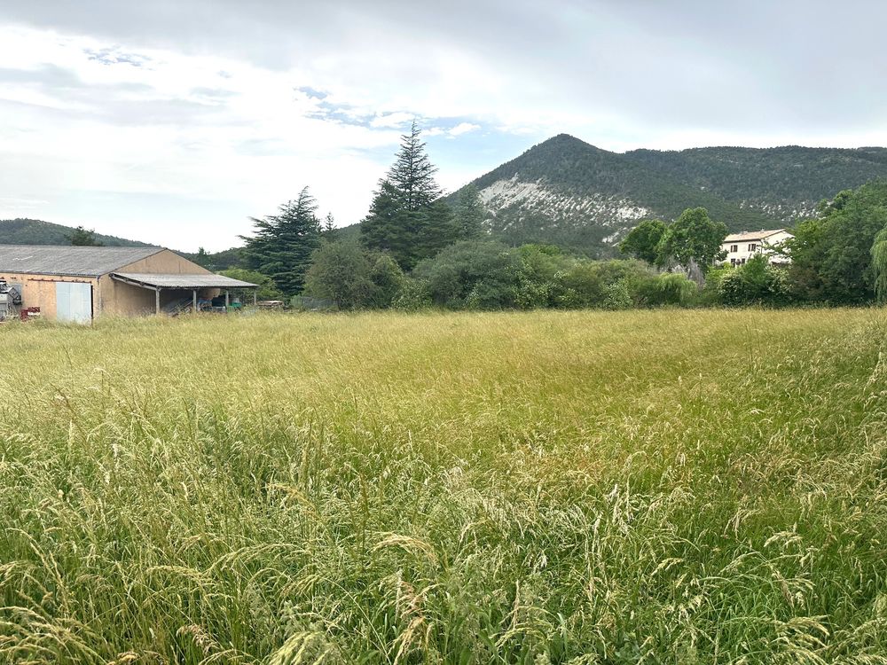 Vente Terrain OPPORTUNITÉ - Terrain plat 2075 m2 – divisible dès 1000 m2– cadre paisible. Peyroules