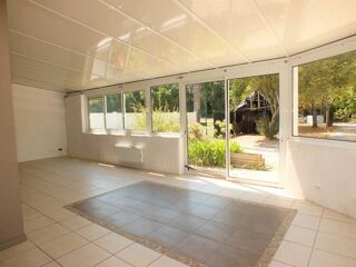  Maison  vendre 8 pices 1589 m