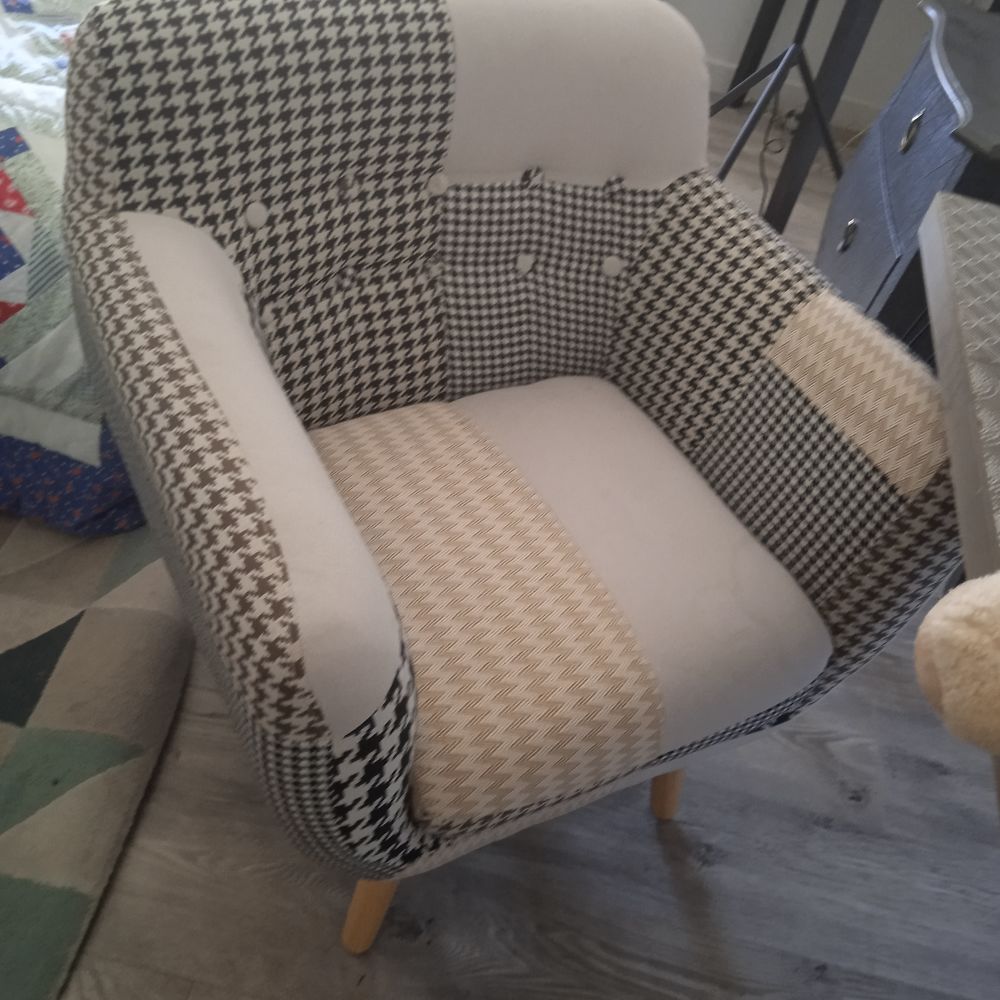 Fauteuil ikea structure bois tons beige marron accoudoirs Meubles