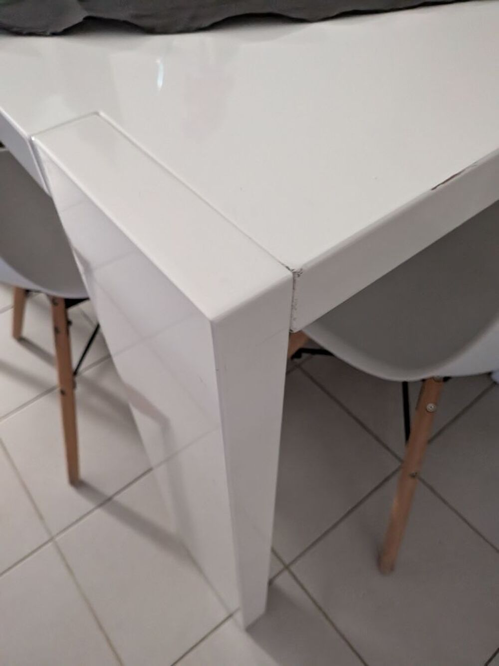 Table vernis blanche Meubles