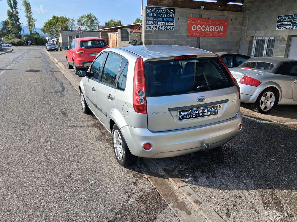 Fiesta 1.4 TDCi Ghia 2006 occasion 26100 Romans-sur-Is&egrave;re