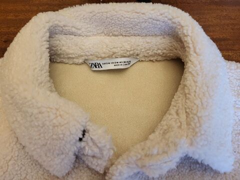 veste ZARA effet mouton 20 Savigny-sur-Orge (91)