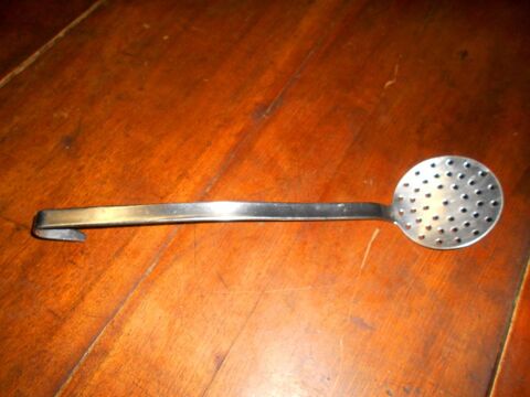 Ustensile de cuisine �cumoire inox (l'unit�) 20 Monflanquin (47)