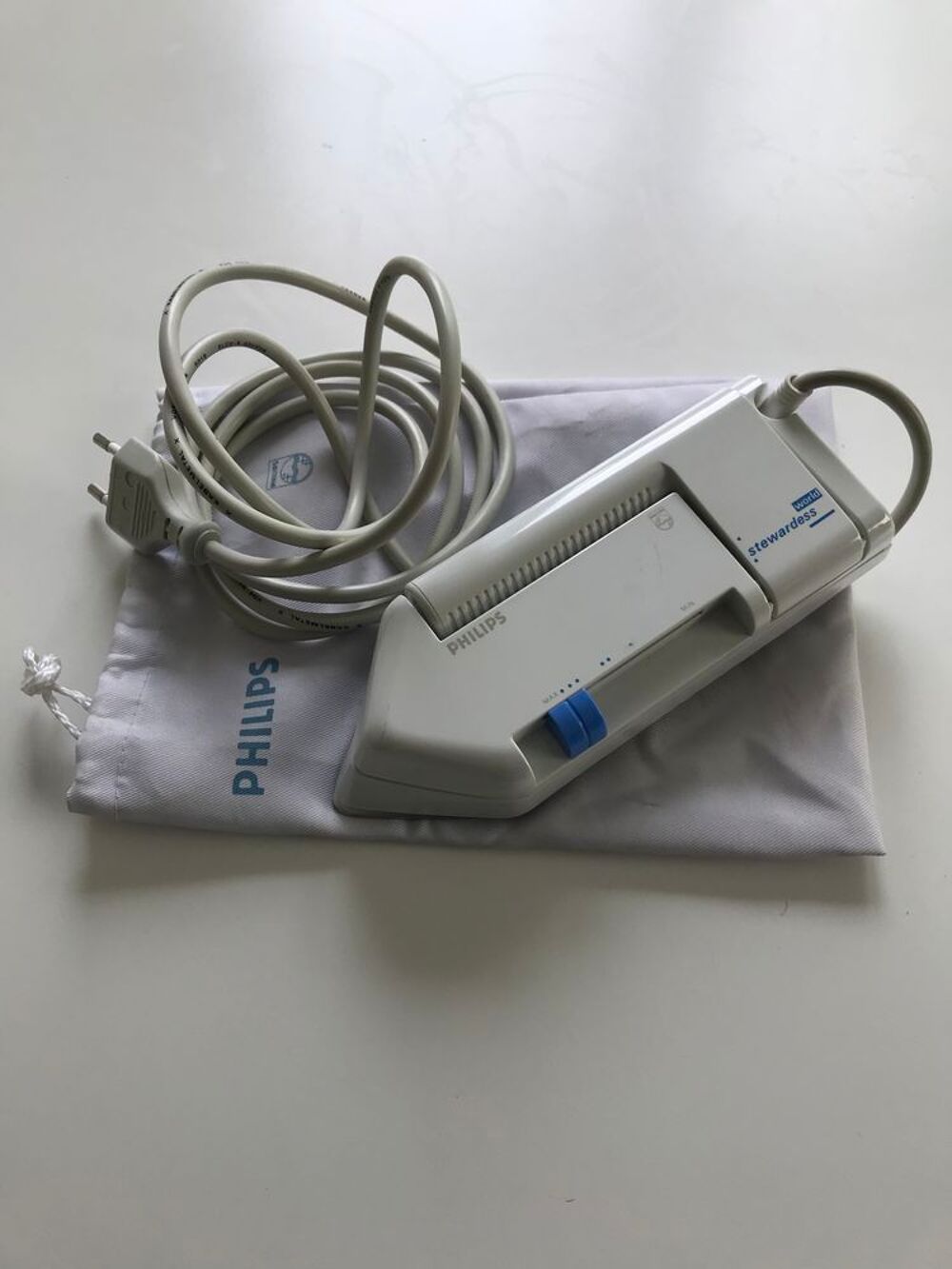 Mini fer &agrave; repasser pliable Philips Electroménager