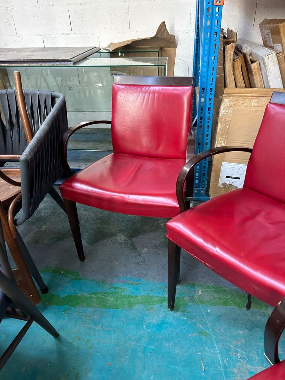 Lot de 6 fauteuils bistrot vintage en simili cuir rouge €" style Art D&eacute;co / brasserie Meubles