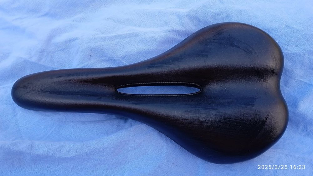 selle de v&eacute;lo neuve Vélos