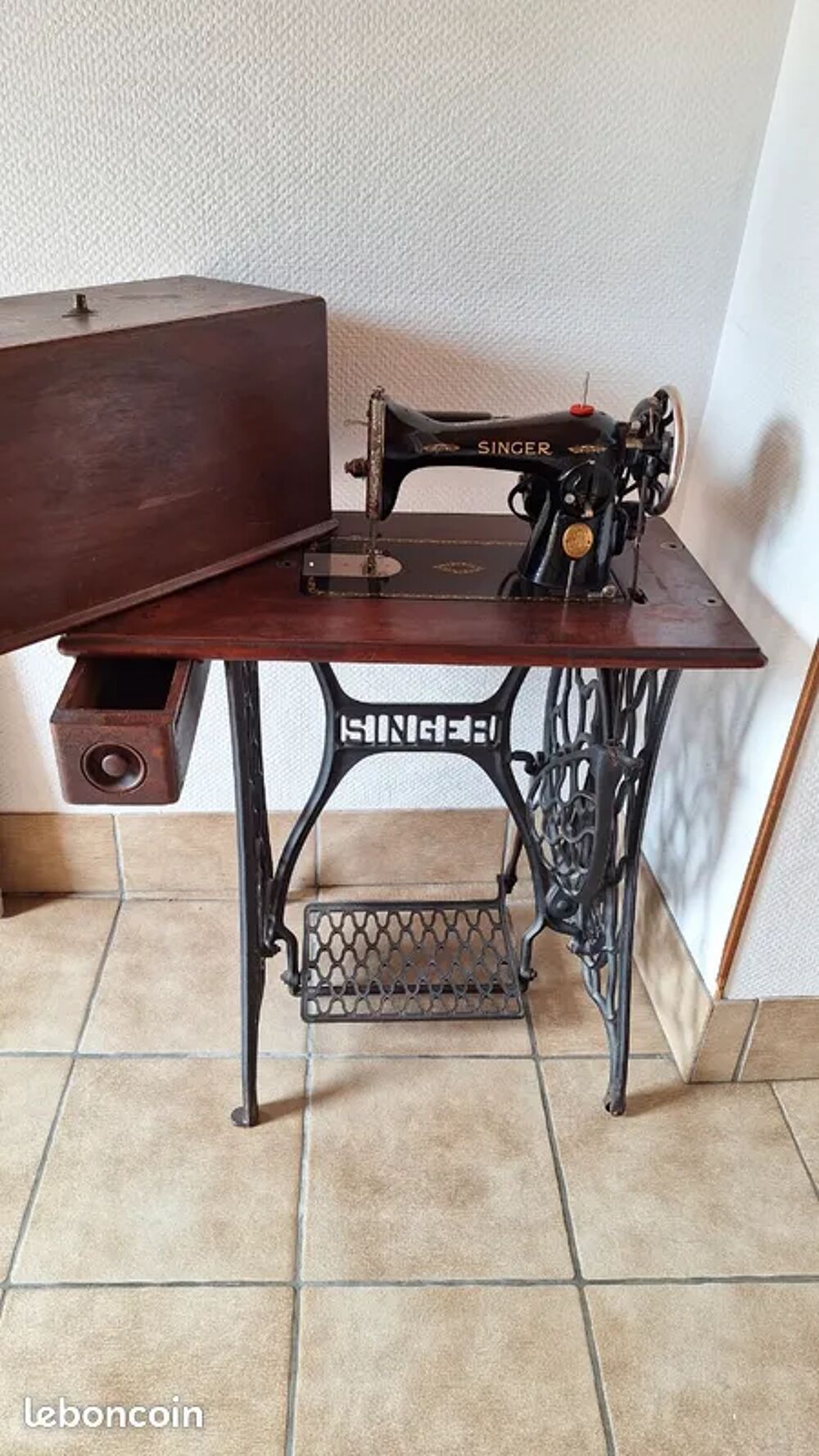 Machine &agrave; coudre Singer Meubles