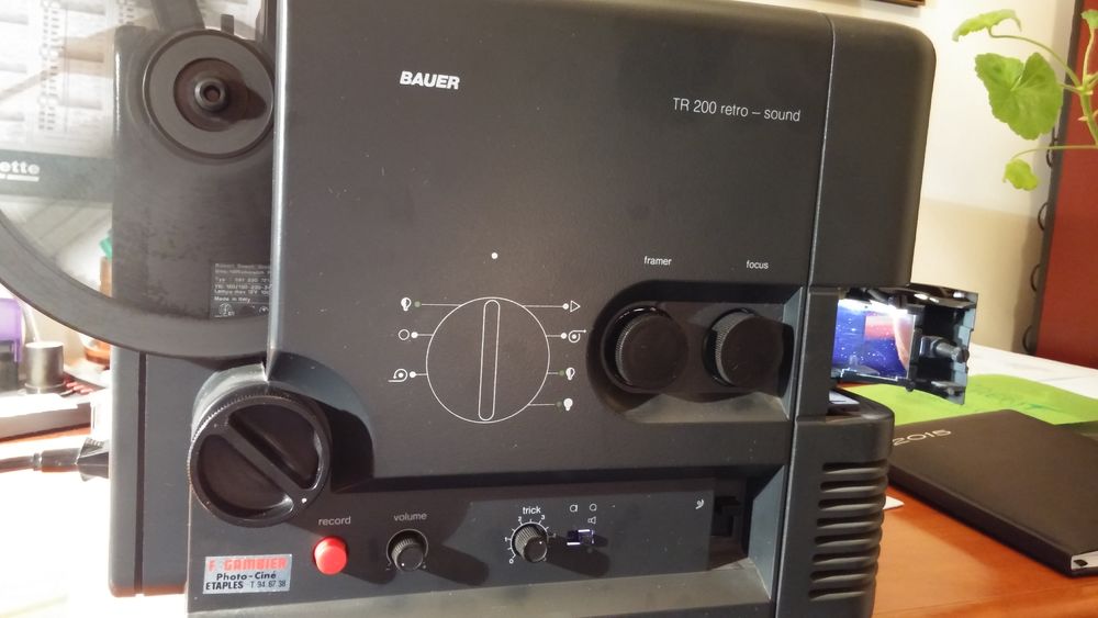 PROJECTEUR SUPER 8 SONORE Photos/Video/TV