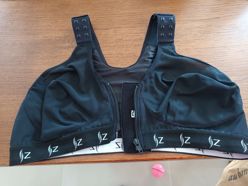 Brassi&egrave;re 110c Vêtements