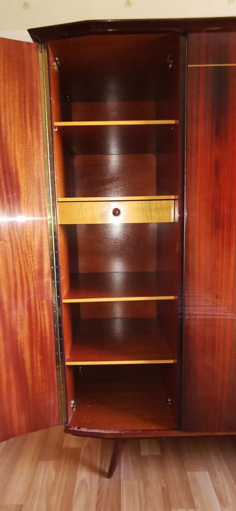 Chambre compl&egrave;te en merisier sommier Swiss Som Meubles