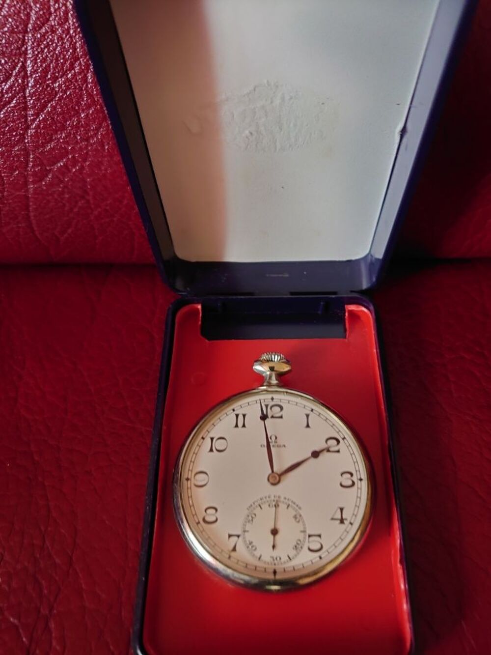 Authentique ancienne et prestigieuse montre &agrave; gousset de la c&eacute;l&egrave;bre marque Suisse OMEGA en excellent &eacute;tat 