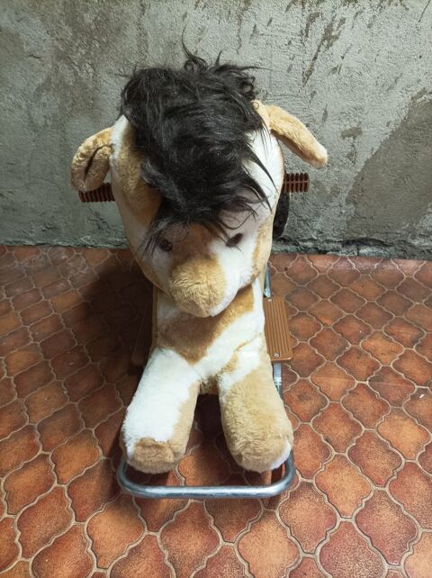 Magnifique petit ne  bascule et roulettes. 65 Villerupt (54)