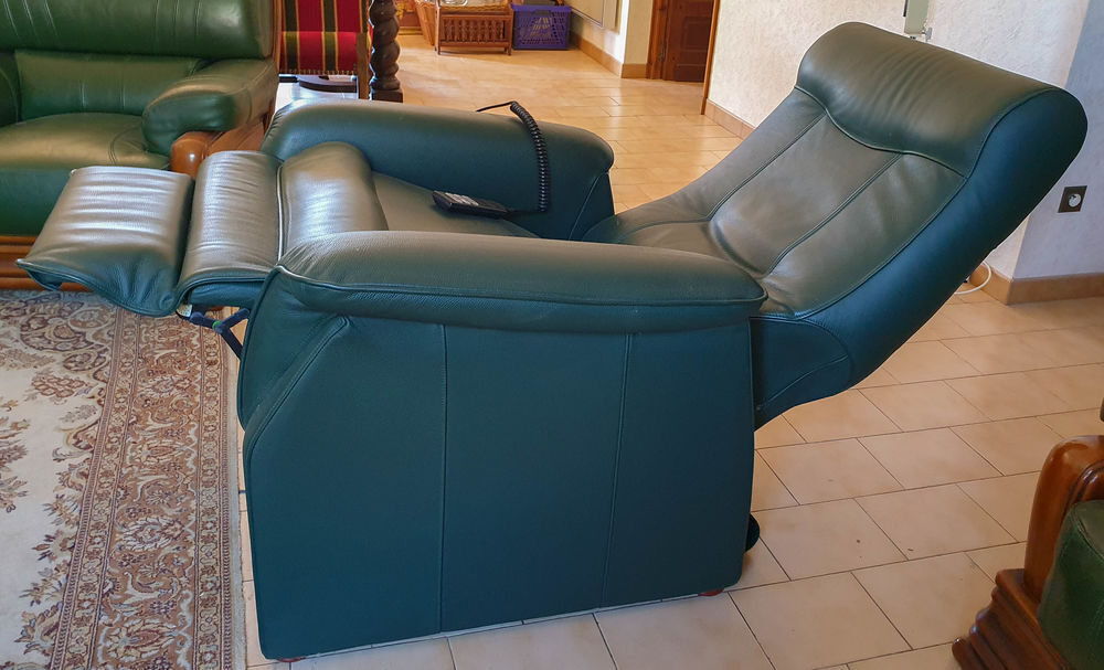 Fauteuil releveur &eacute;lectrique tout cuir Meubles