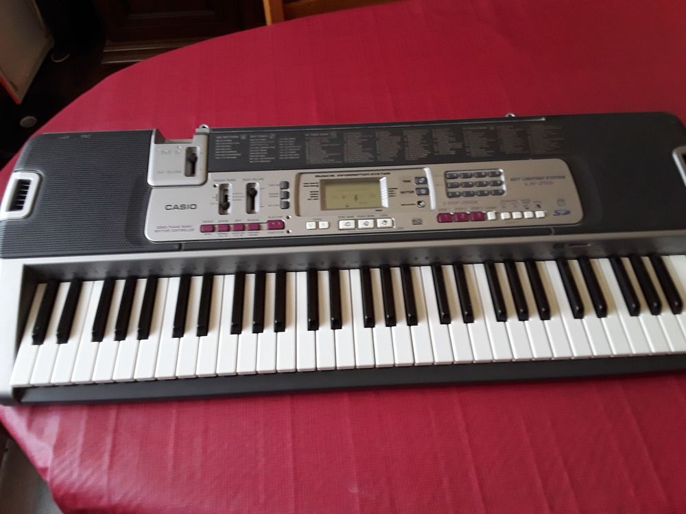 piano Casio et support Instruments de musique