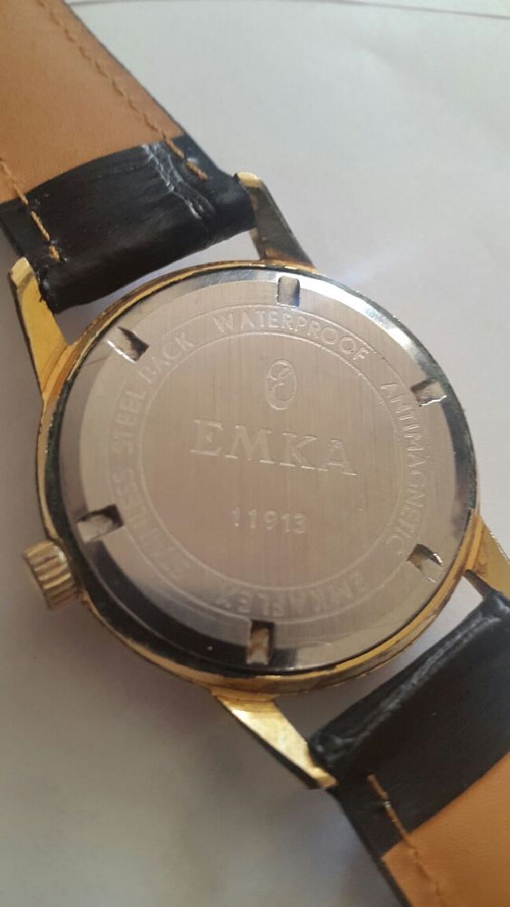 MONTRE EMKA SWISS. Bijoux et montres
