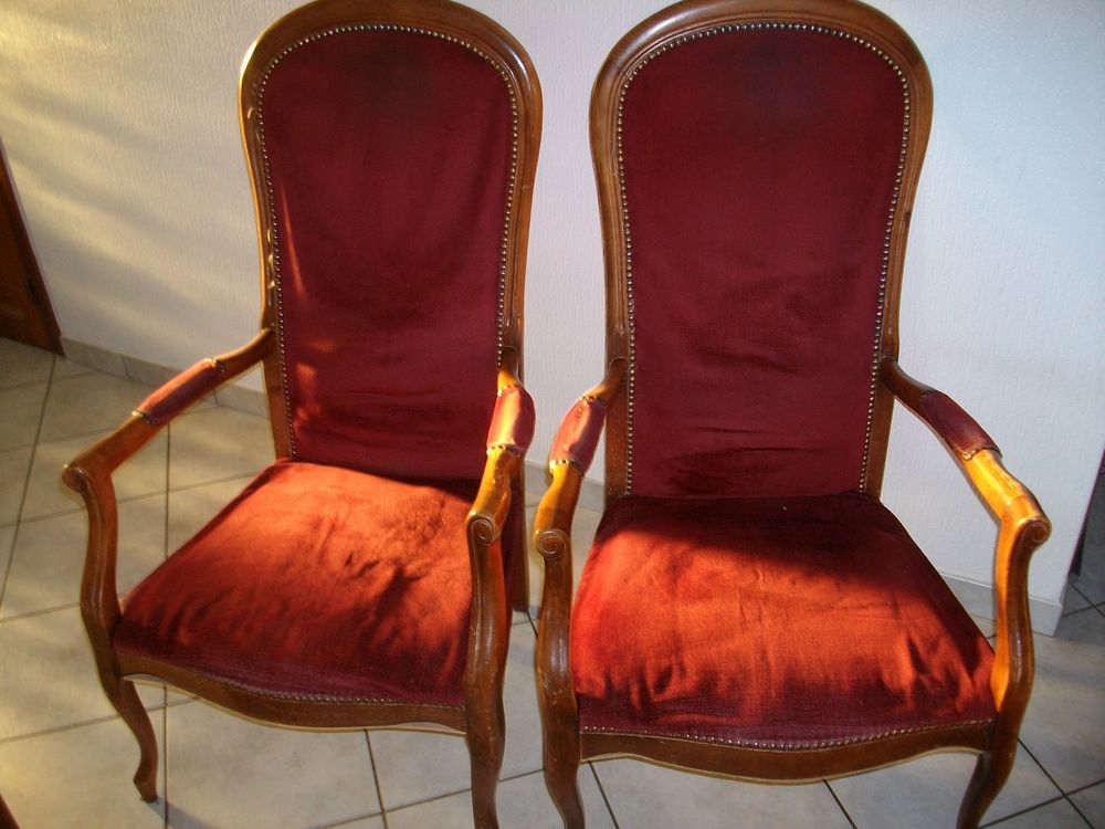 deux fauteuils. Meubles