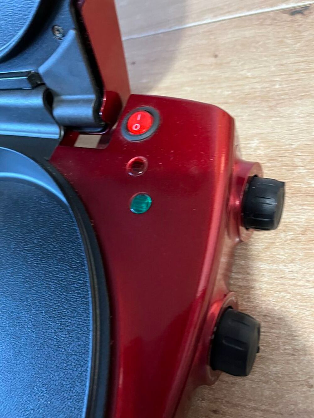 appareil sp&eacute;cialis&eacute; pr&eacute;paration tarte pizza express plus moules silicones rouge Electroménager