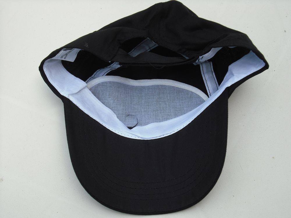 casquette noire Maroquinerie