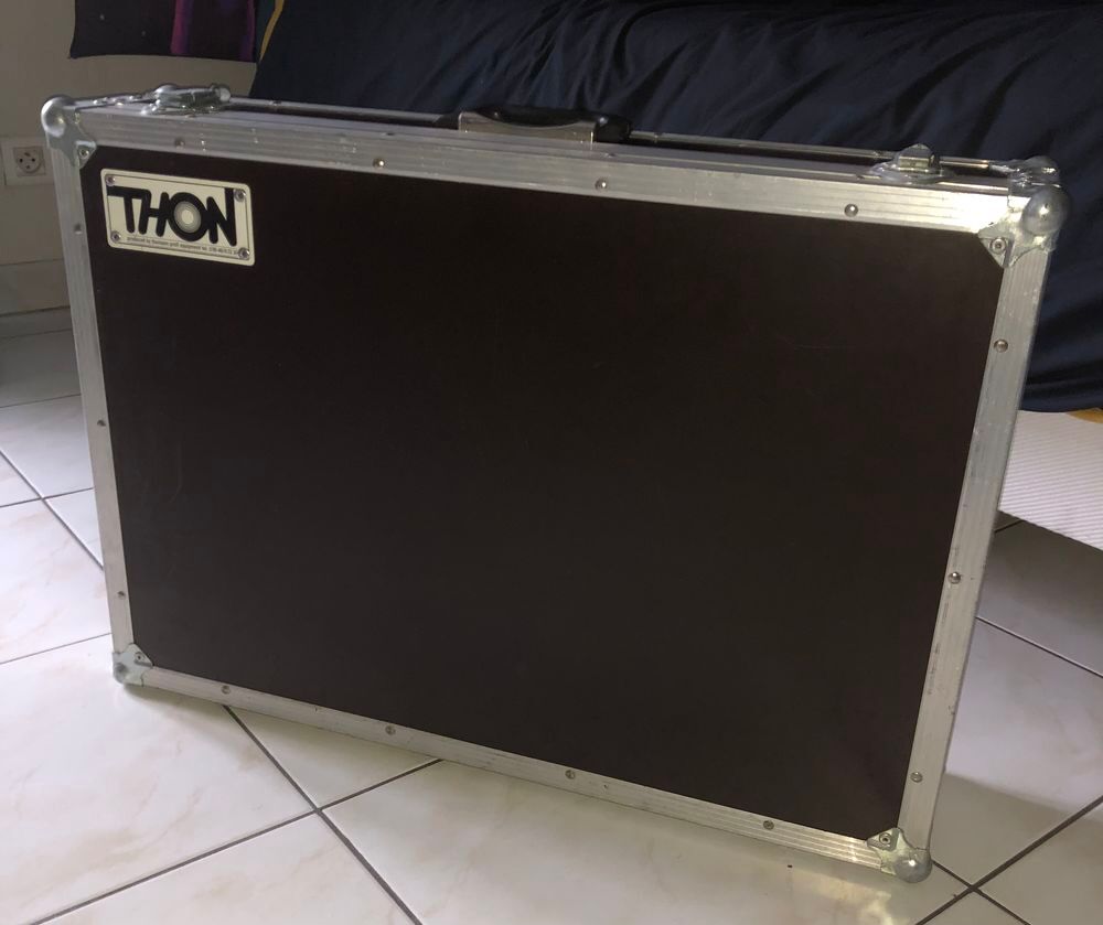 Processeur vocal TC HELICON Voicelive Touch 2 + p&eacute;dale Instruments de musique