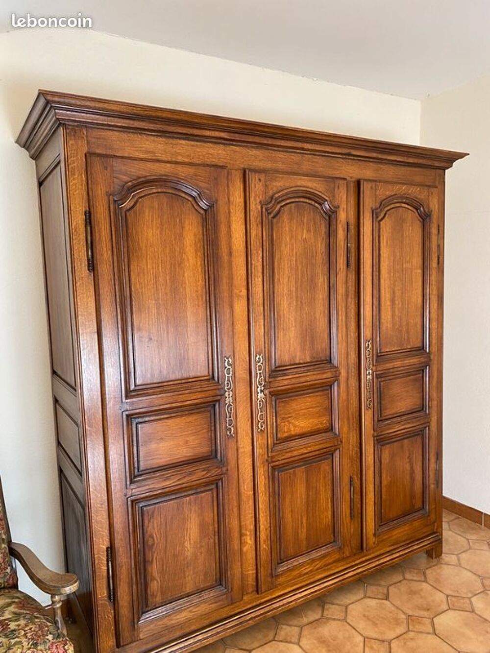 Armoire 3 portes en ch&ecirc;ne massif Meubles