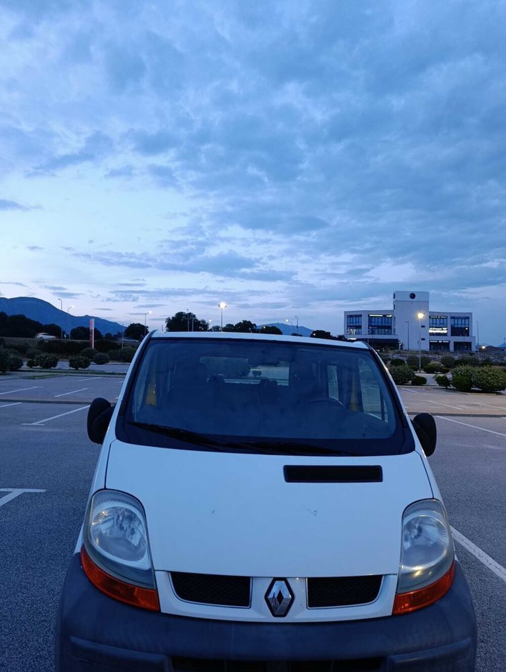 Trafic 2.0 D Confort (9pl) 2001 occasion 20000 Ajaccio