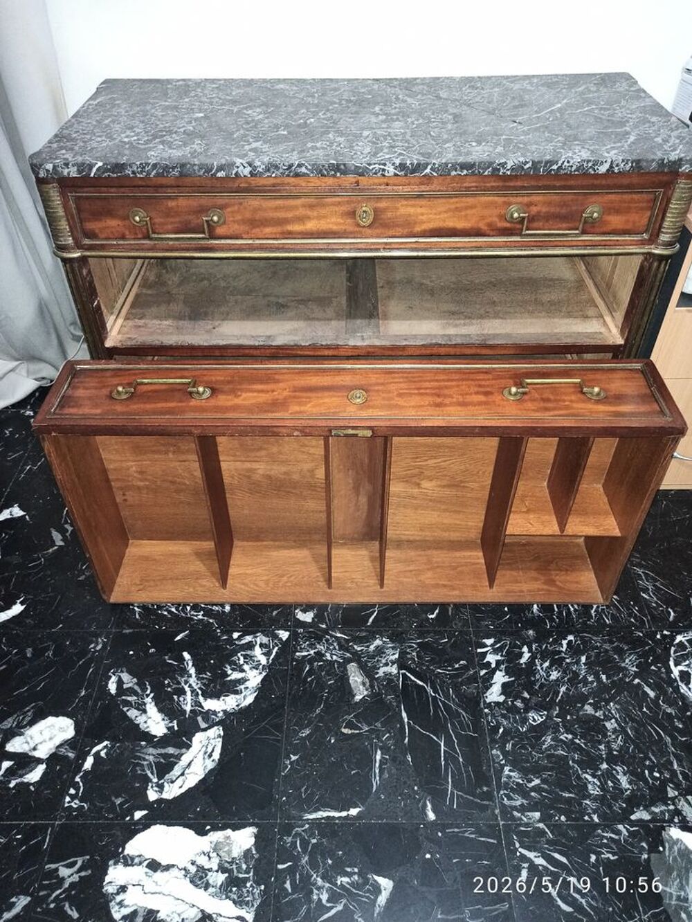 Commode us&eacute;e avec plateau en marbre Meubles