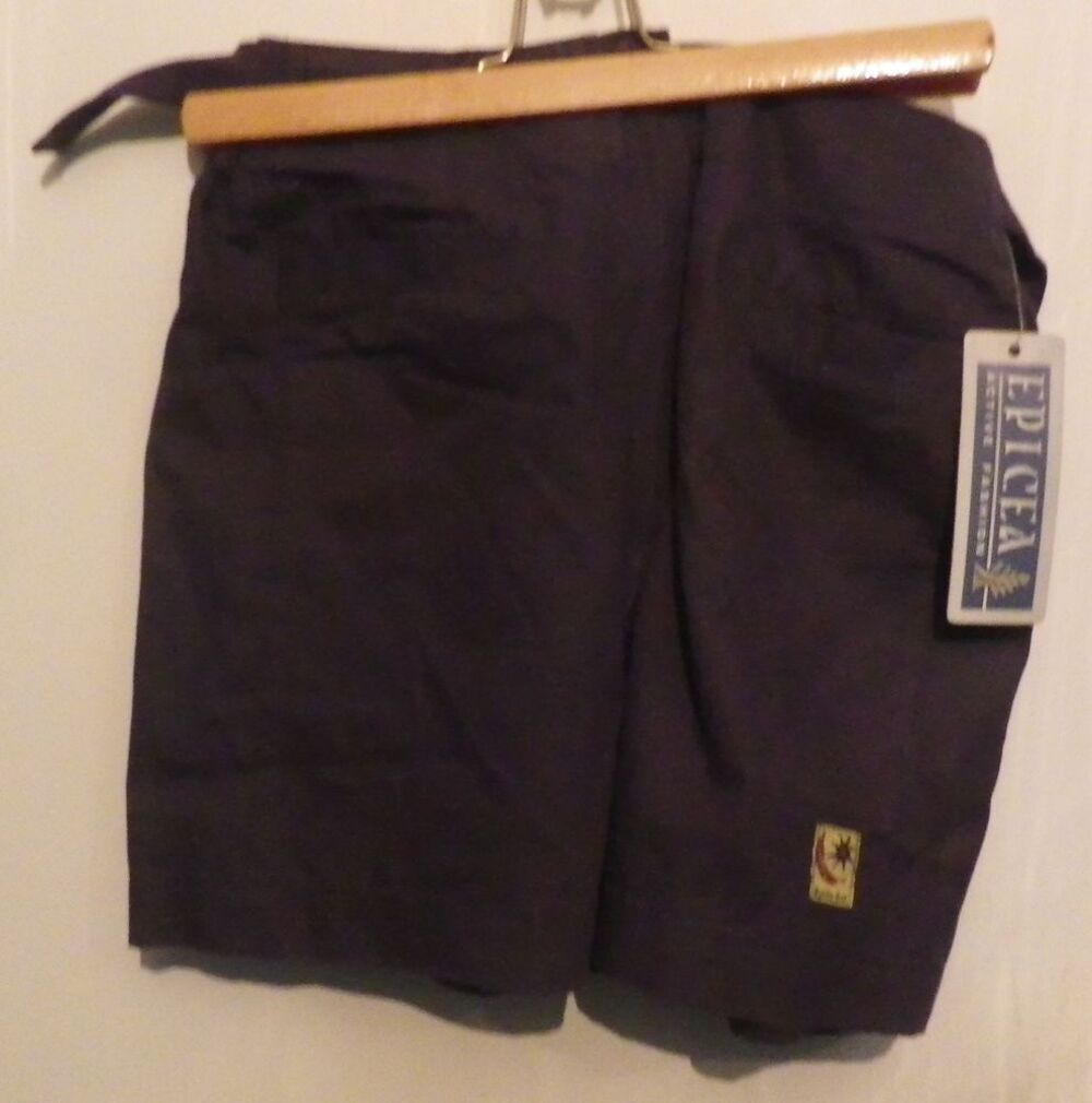 SHORT ***NEUF*** AVEC ETIQUETTE T46 Vêtements