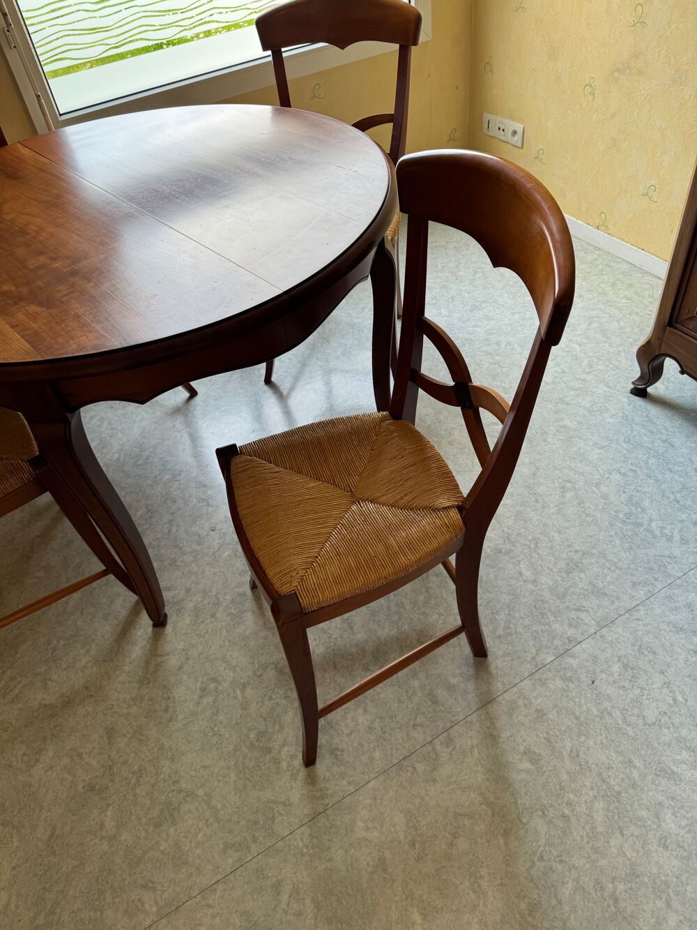 Salle &agrave; manger en merisier table +4 chaises et bahut Meubles