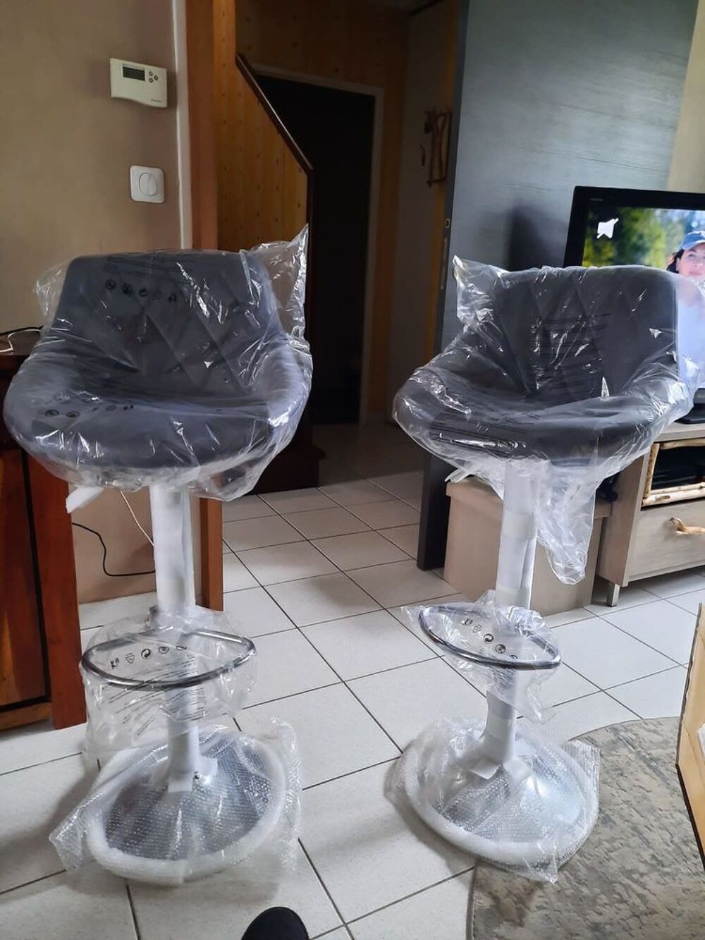 CHAISES TABOURETS BAR Meubles