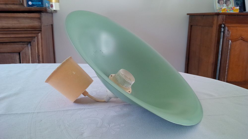ABAT-JOUR EN ACIER LAQUE VERT POMME Bricolage