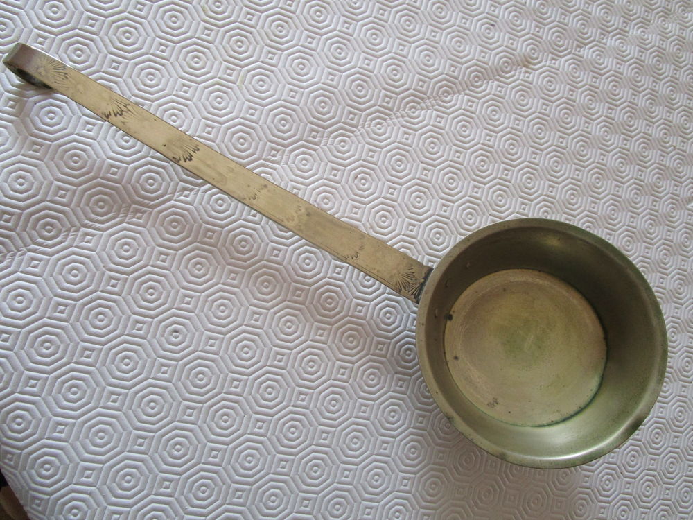CASSEROLE &agrave; NOURRICE ancienne Décoration