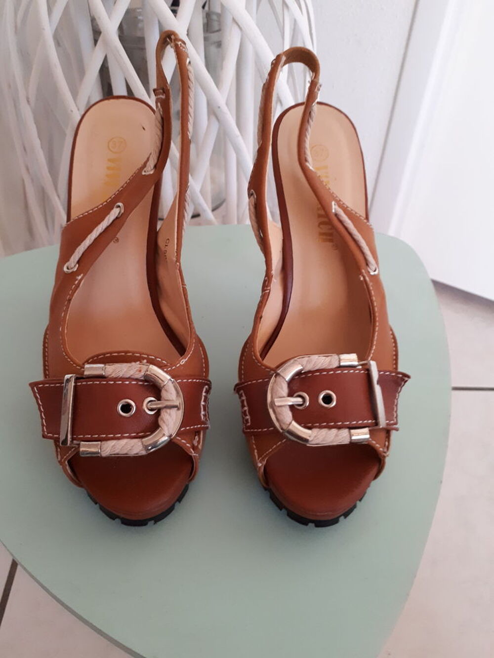 CHAUSSURE &Agrave; TALON Chaussures