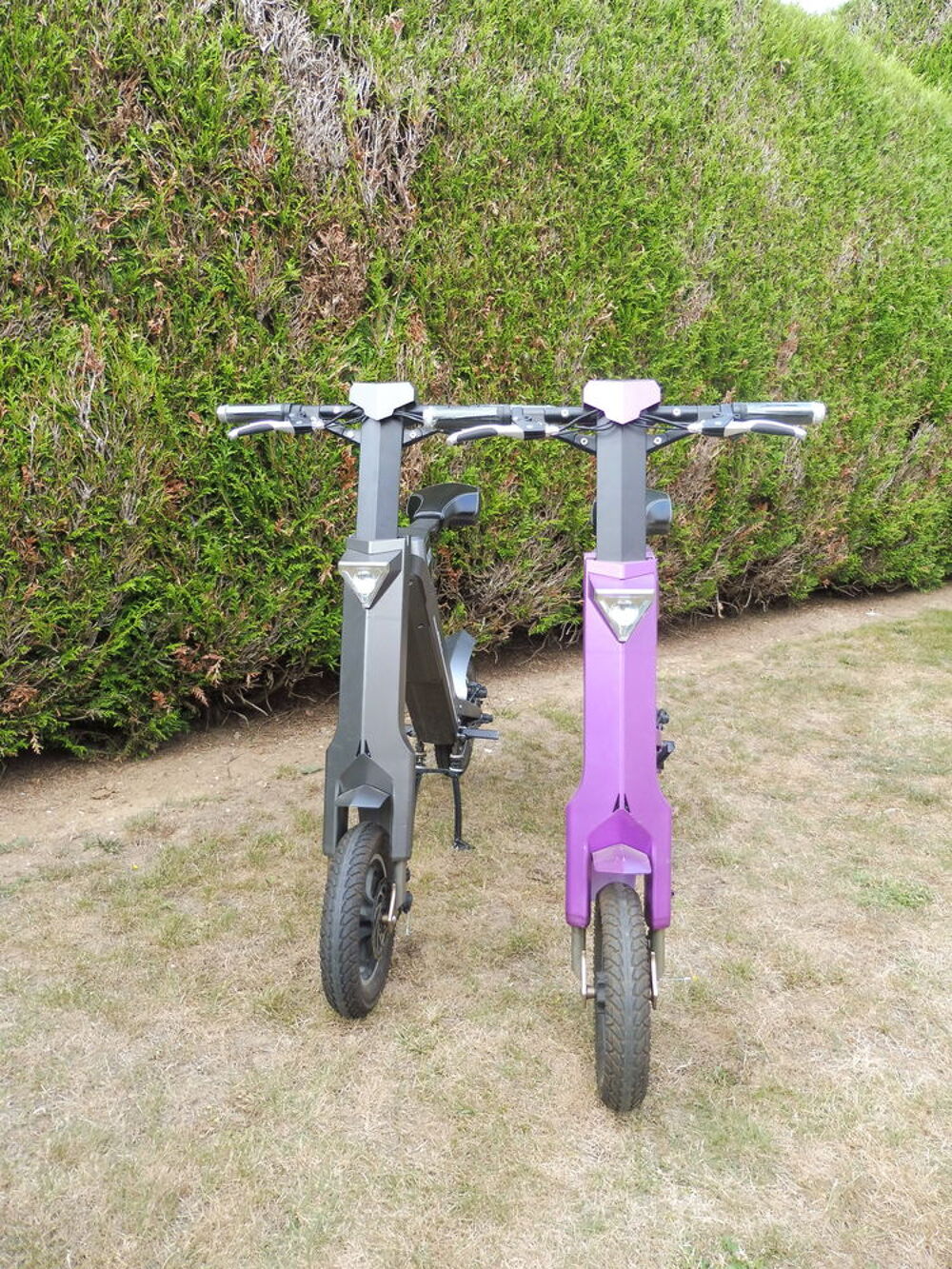 2 SCOOTERS &eacute;lectriques PLIABLES Vélos