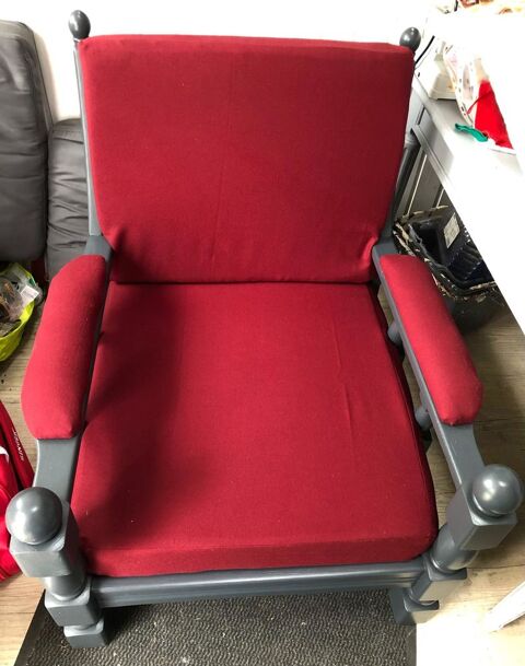 Large fauteuil rouge 15 Chevannes (91)
