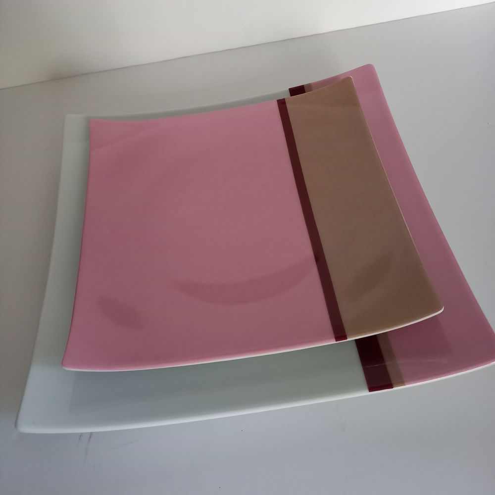 Medart de Noblat, framboise , lot de 2 assiettes de Limoges Décoration