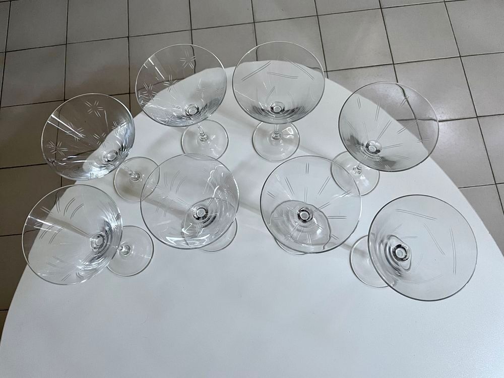 8 verres &agrave; cocktail en cristal Décoration