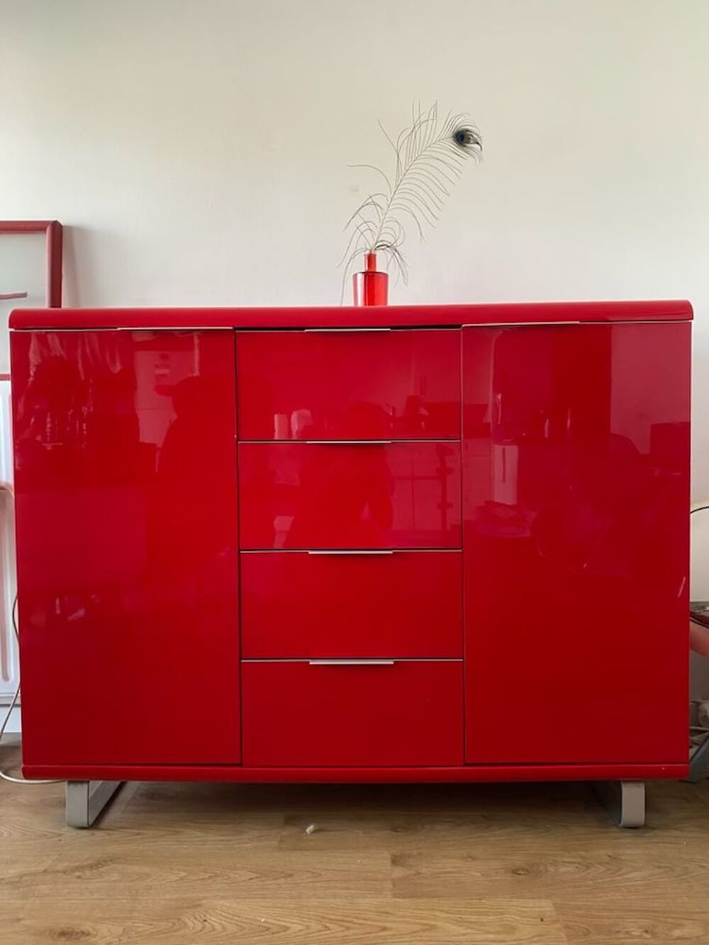 Tr&egrave;s belle commode laqu&eacute;e rouge Meubles